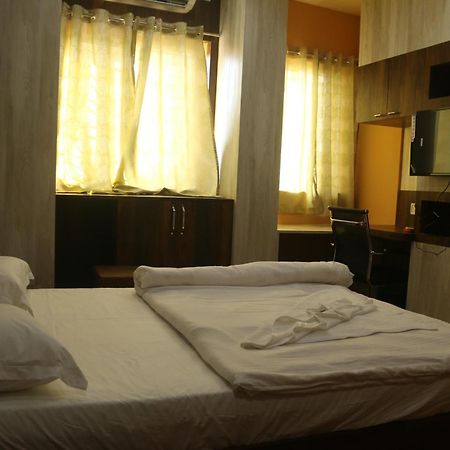 Hotel Himalaya Agartala Luaran gambar