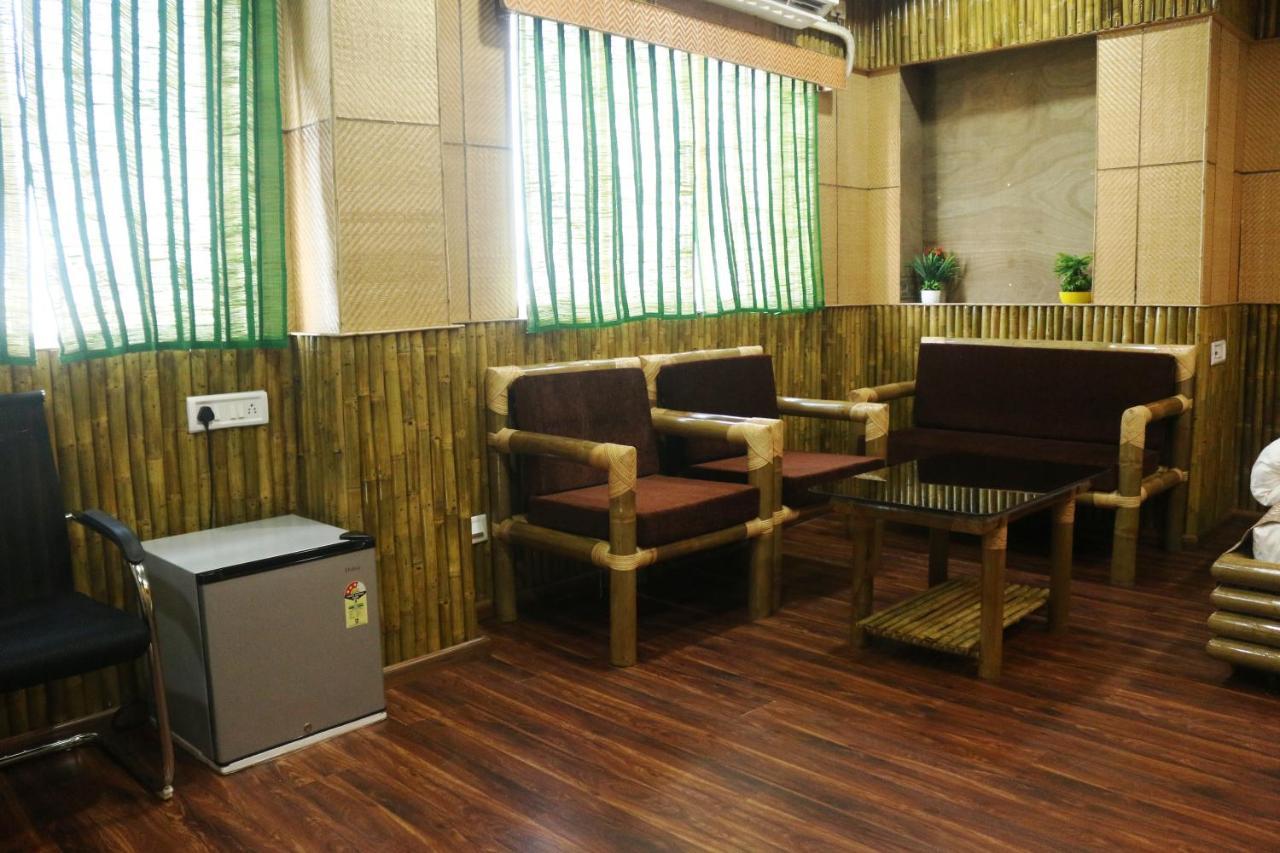 Hotel Himalaya Agartala Luaran gambar