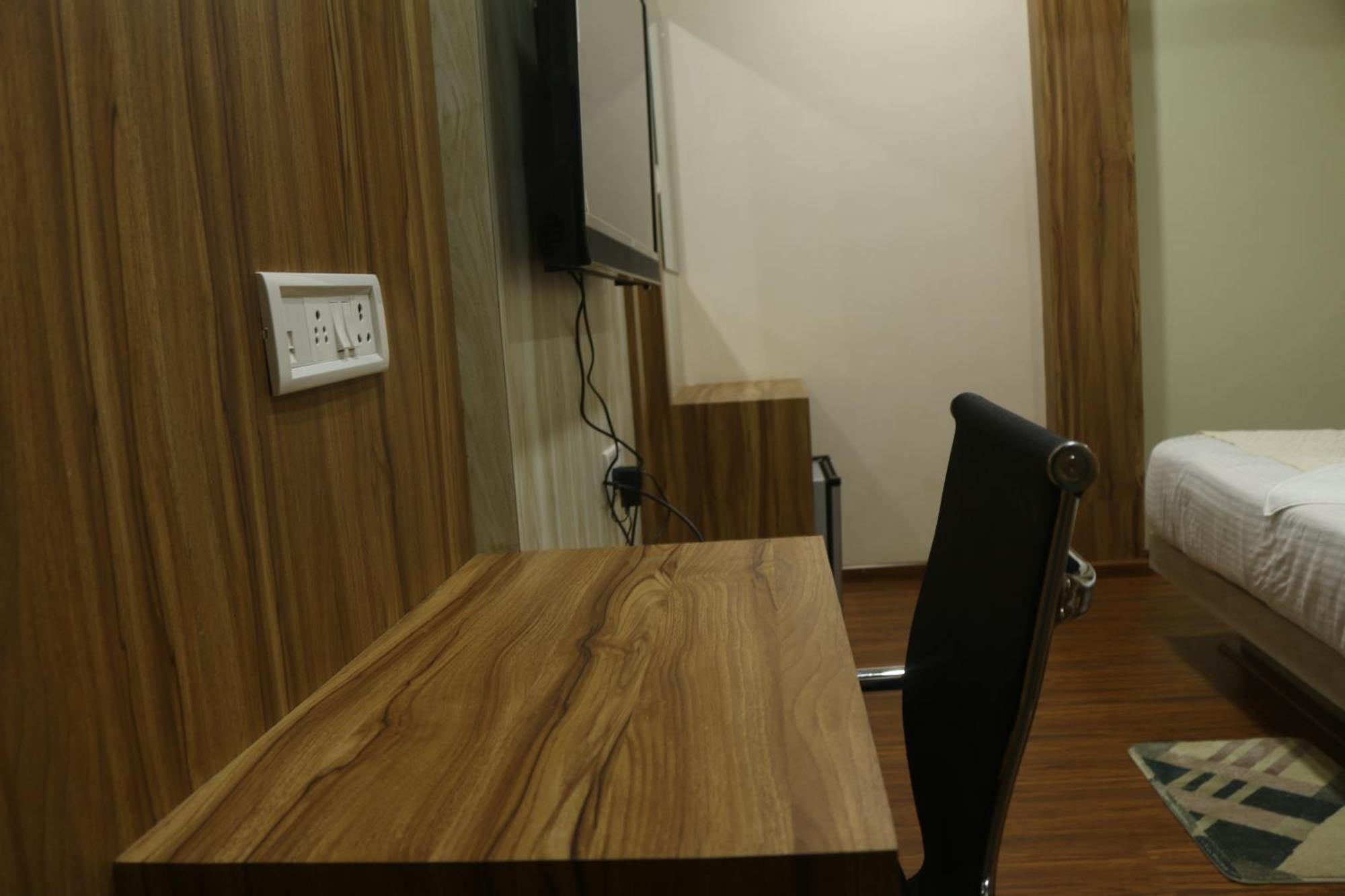 Hotel Himalaya Agartala Luaran gambar