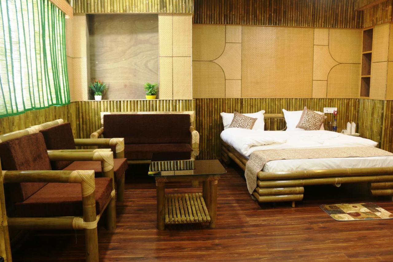 Hotel Himalaya Agartala Luaran gambar