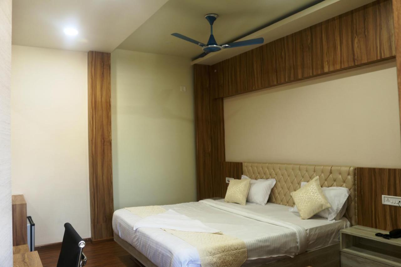 Hotel Himalaya Agartala Luaran gambar