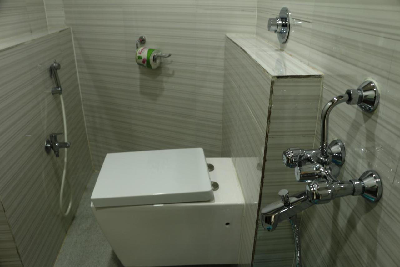 Hotel Himalaya Agartala Luaran gambar