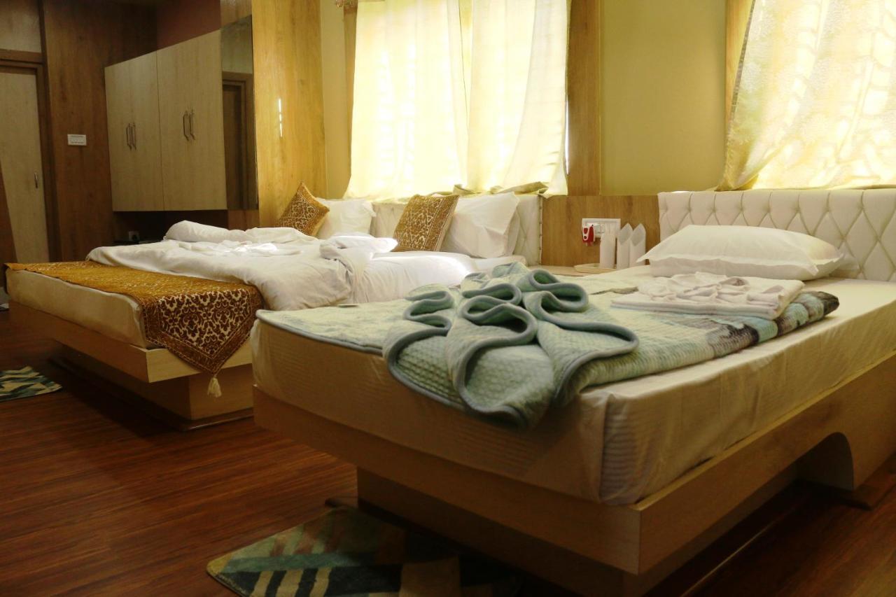 Hotel Himalaya Agartala Luaran gambar
