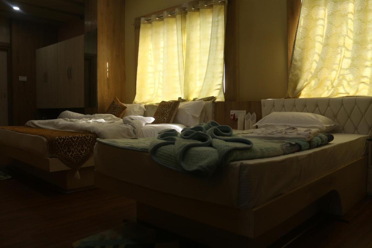 Hotel Himalaya Agartala Luaran gambar