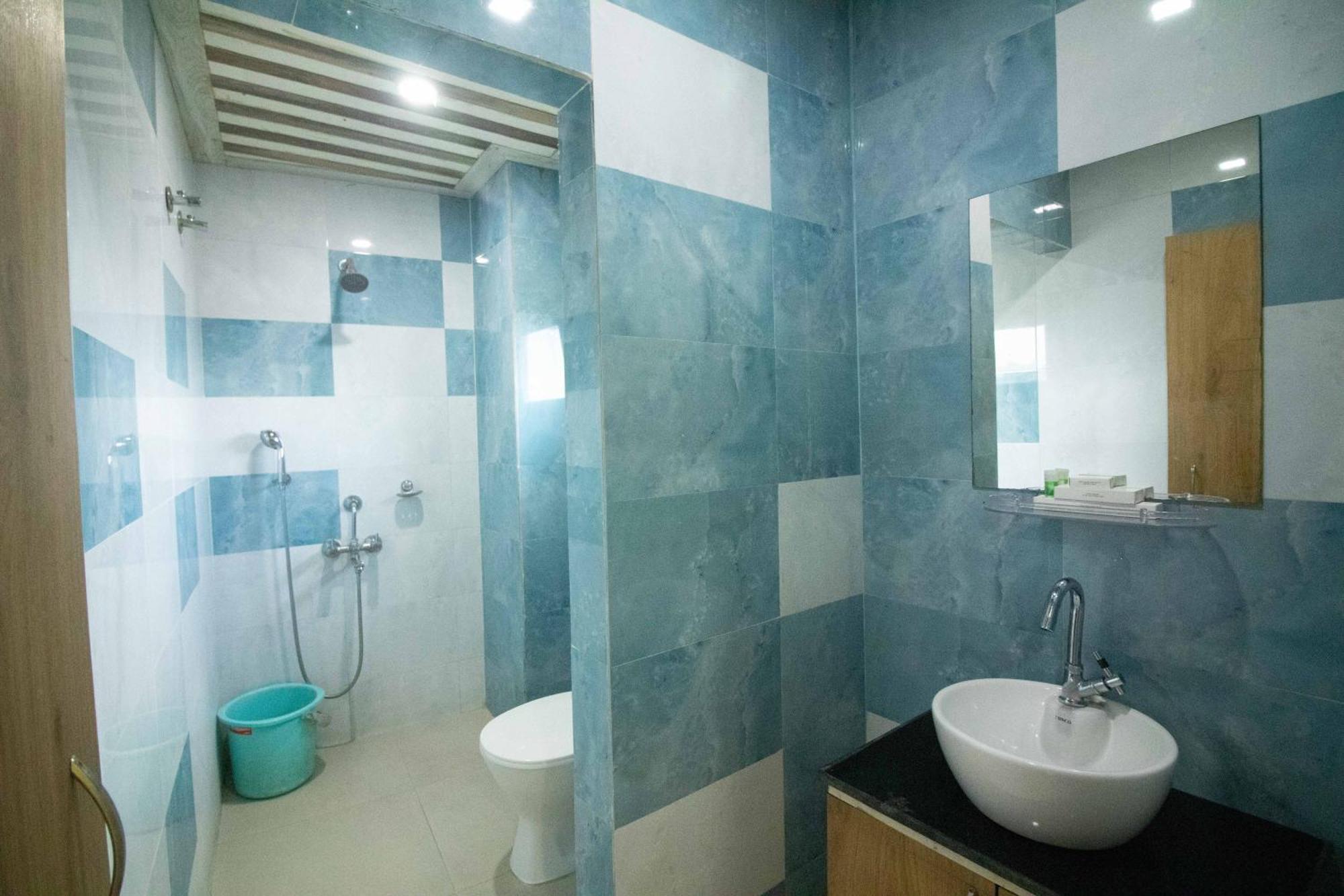 Hotel Himalaya Agartala Luaran gambar