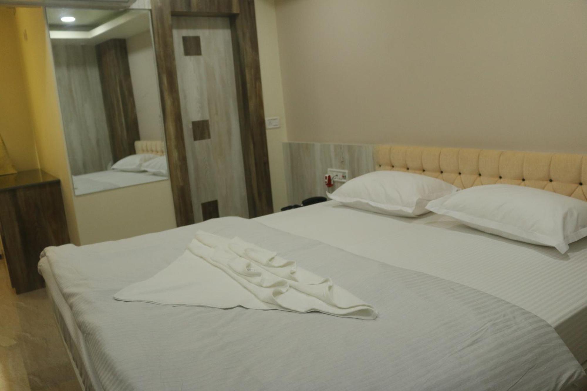 Hotel Himalaya Agartala Luaran gambar