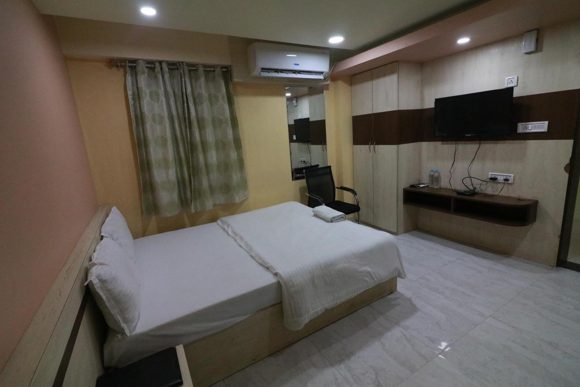 Hotel Himalaya Agartala Luaran gambar